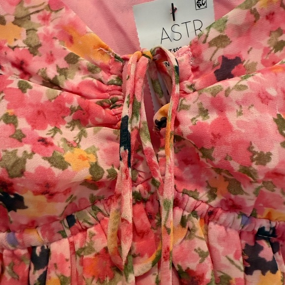 Astr Pink Floral Women's Cropped Top - Picture 4 of 5